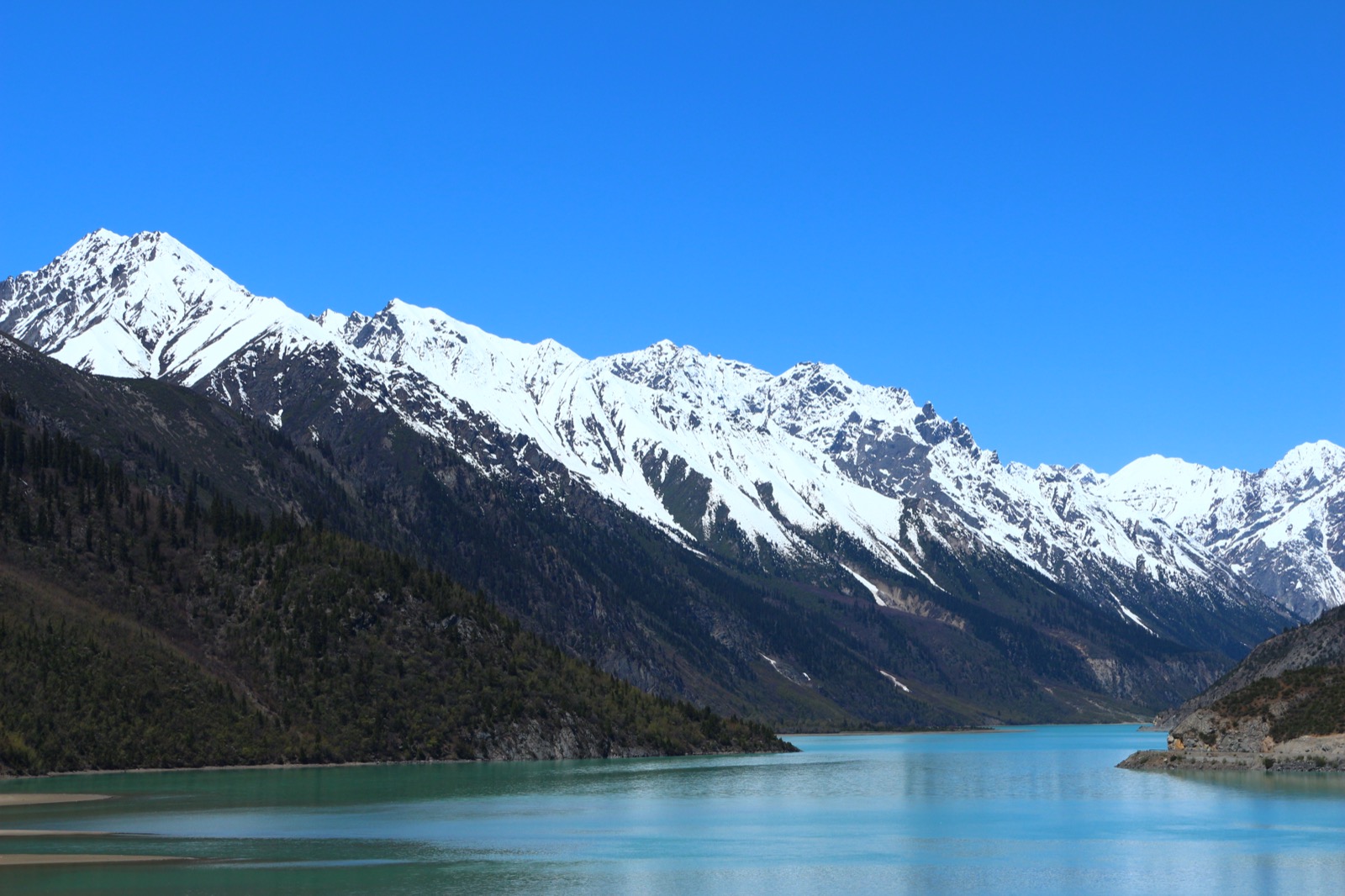 川进青出（藏东线）：然乌湖(Ranwu Lake)雪山倒映 | 作者